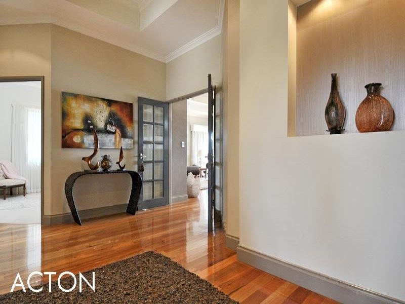 8 Brindabella Crescent, Halls Head WA 6210