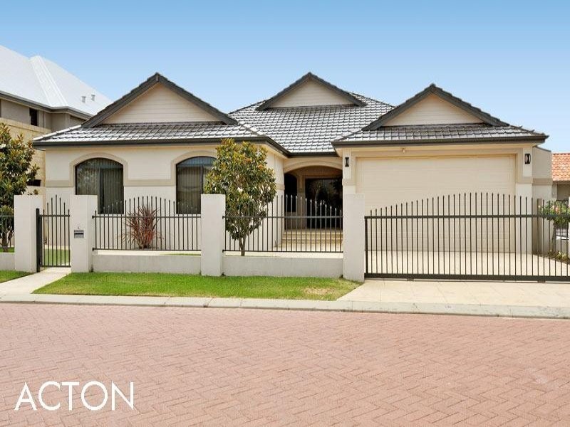 8 Brindabella Crescent, Halls Head WA 6210