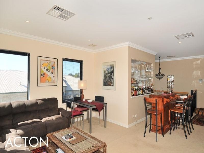 45 Darwin Terrace, Dudley Park WA 6210