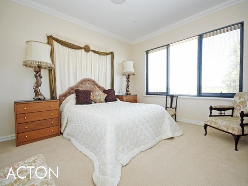 45 Darwin Terrace, Dudley Park WA 6210