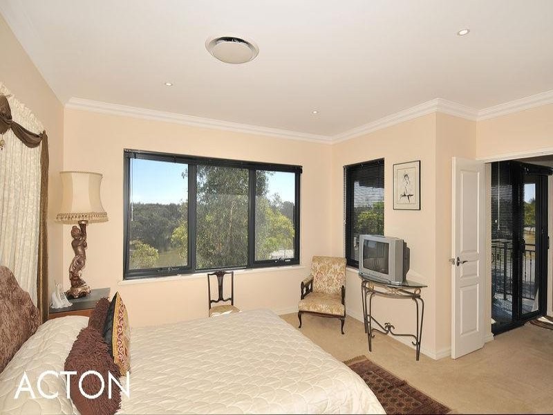 45 Darwin Terrace, Dudley Park WA 6210