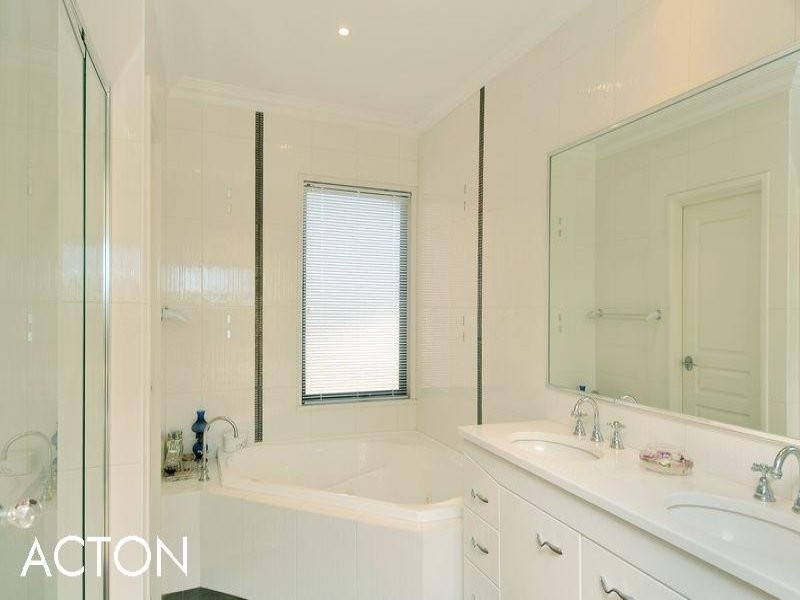 45 Darwin Terrace, Dudley Park WA 6210