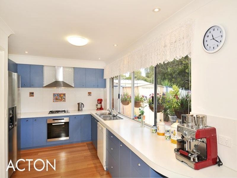 24 Bellavista Parade, Meadow Springs WA 6210