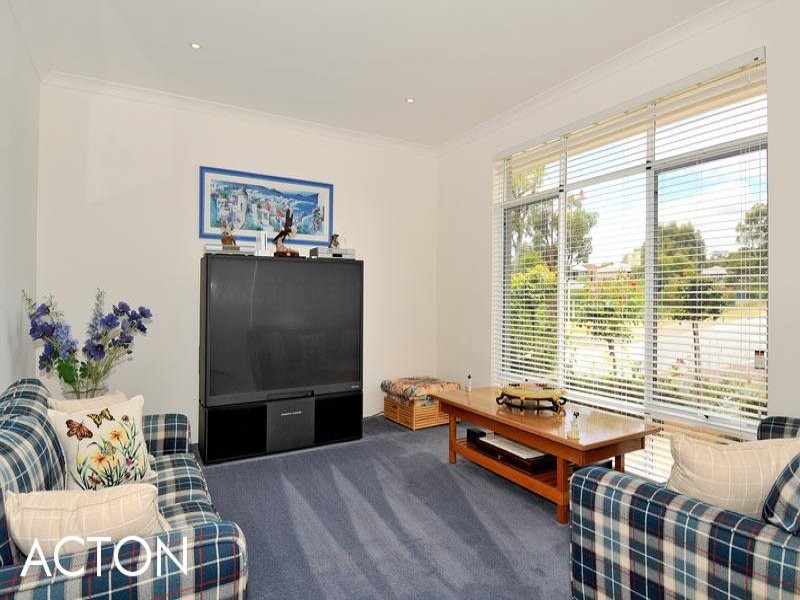 24 Bellavista Parade, Meadow Springs WA 6210