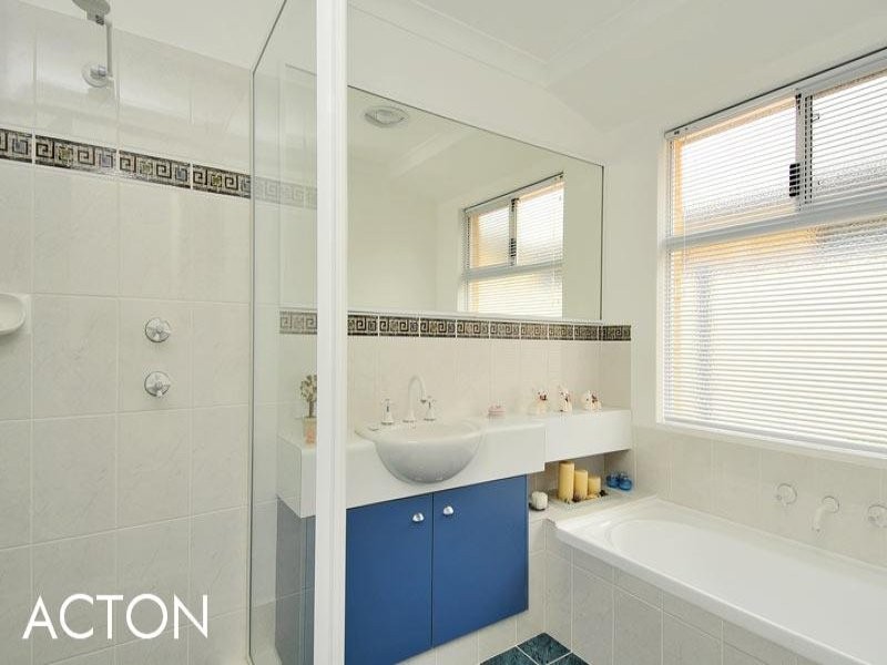 24 Bellavista Parade, Meadow Springs WA 6210