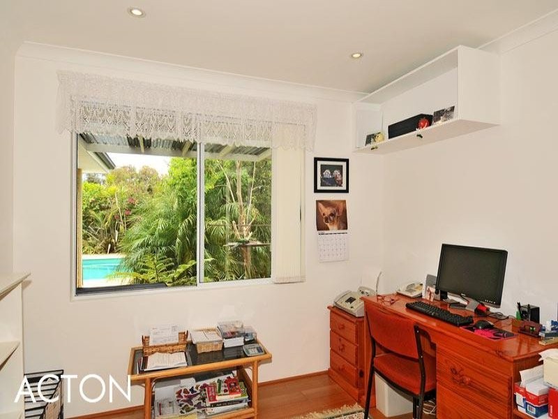 24 Bellavista Parade, Meadow Springs WA 6210