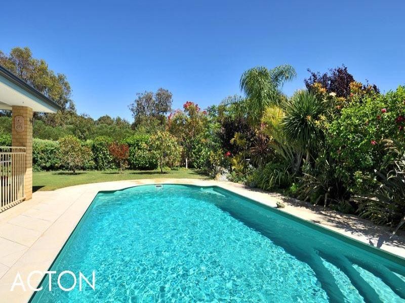 24 Bellavista Parade, Meadow Springs WA 6210