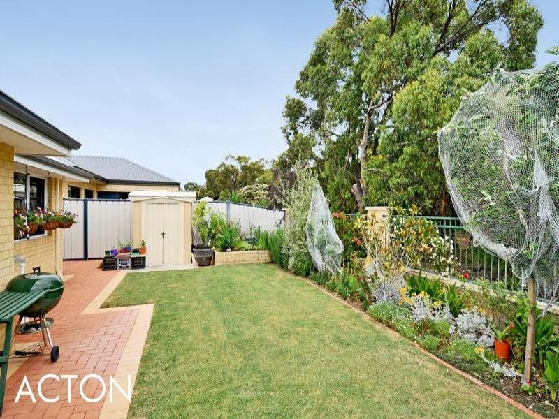 24 Bellavista Parade, Meadow Springs WA 6210