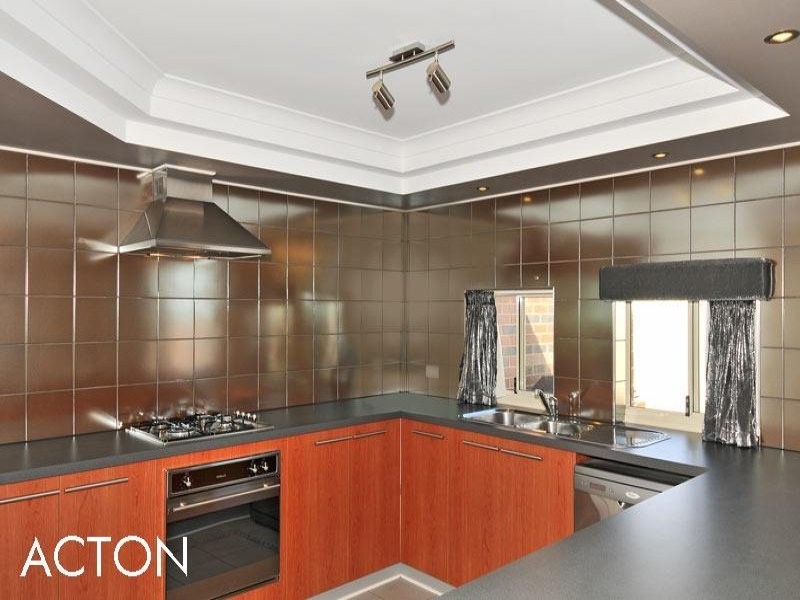 5 Eliza Pass, Madora Bay WA 6210