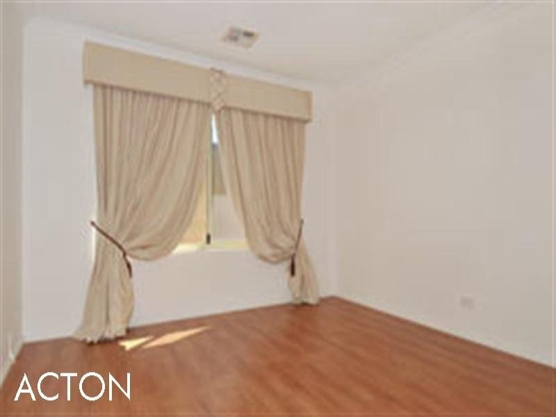 5 Eliza Pass, Madora Bay WA 6210