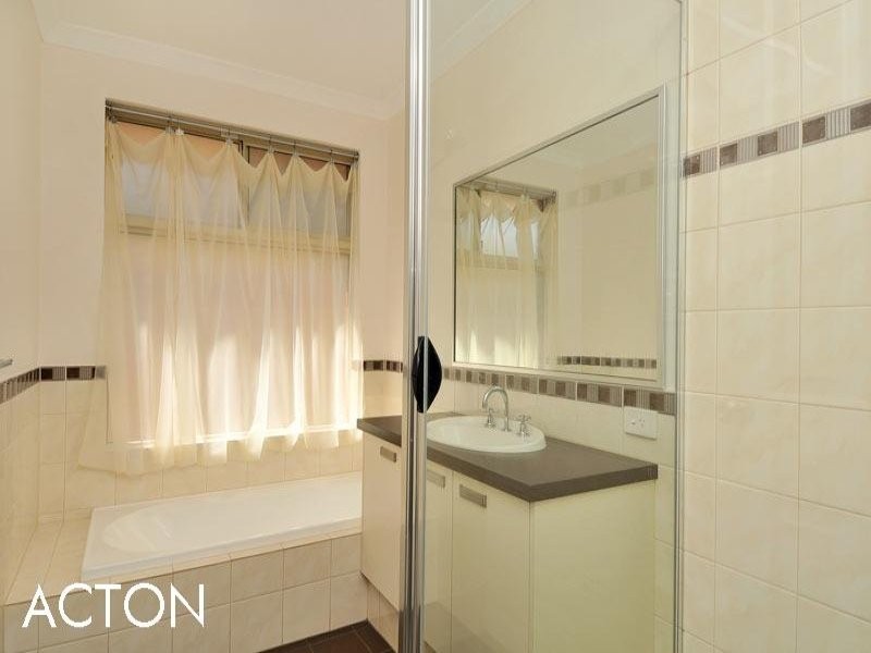 5 Eliza Pass, Madora Bay WA 6210