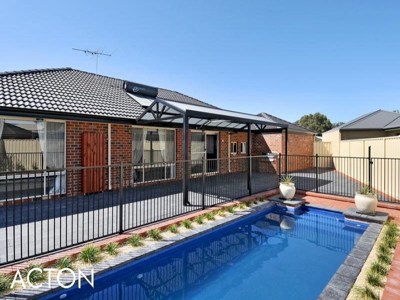 5 Eliza Pass, Madora Bay WA 6210