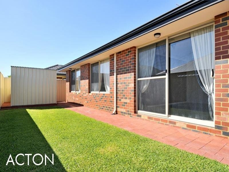 5 Eliza Pass, Madora Bay WA 6210