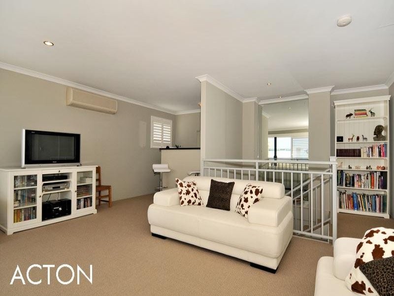 70 Boardwalk Boulevard, Halls Head WA 6210