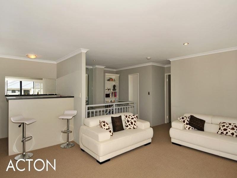 70 Boardwalk Boulevard, Halls Head WA 6210