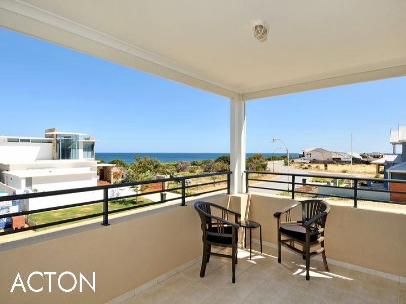 70 Boardwalk Boulevard, Halls Head WA 6210