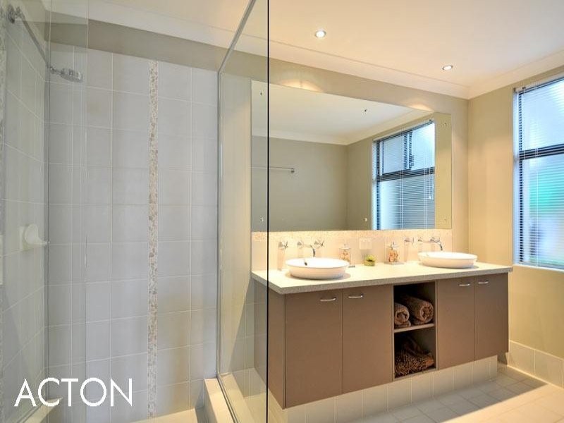 70 Boardwalk Boulevard, Halls Head WA 6210