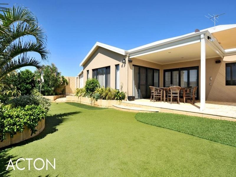 70 Boardwalk Boulevard, Halls Head WA 6210