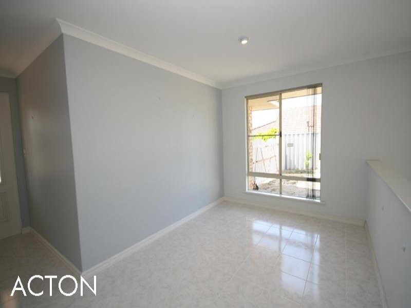 14 Coppercups Place, Halls Head WA 6210