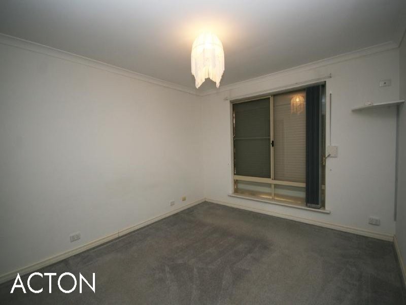 14 Coppercups Place, Halls Head WA 6210