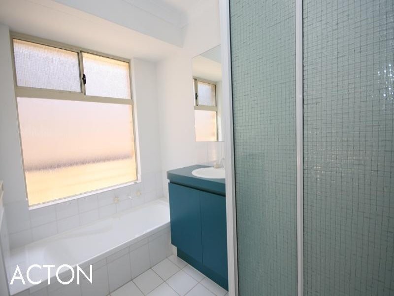 14 Coppercups Place, Halls Head WA 6210