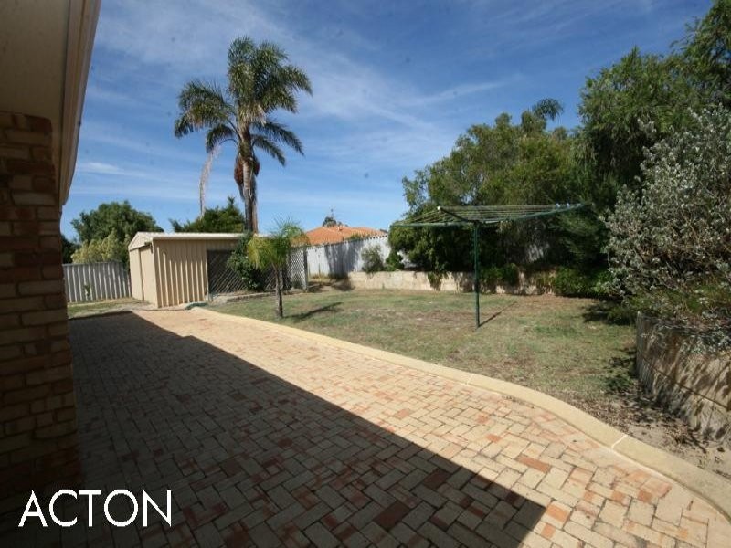 14 Coppercups Place, Halls Head WA 6210