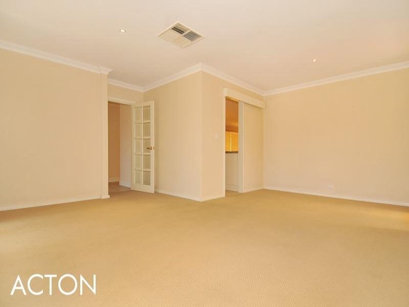 19 Sandford Crescent, Halls Head WA 6210