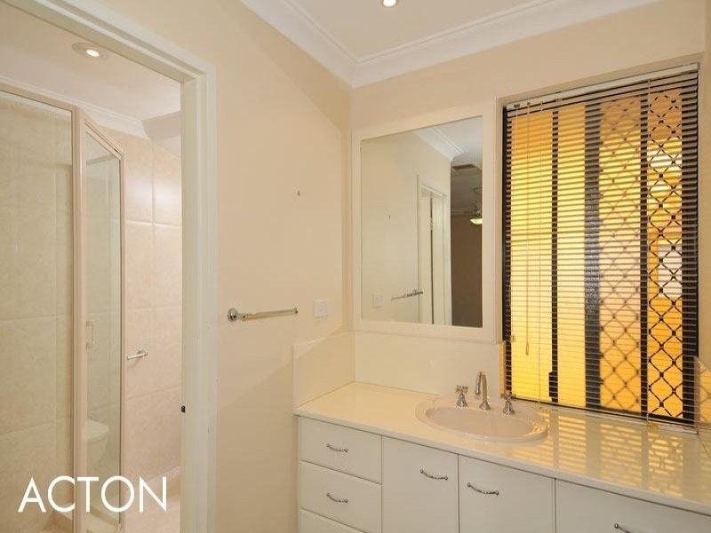 19 Sandford Crescent, Halls Head WA 6210