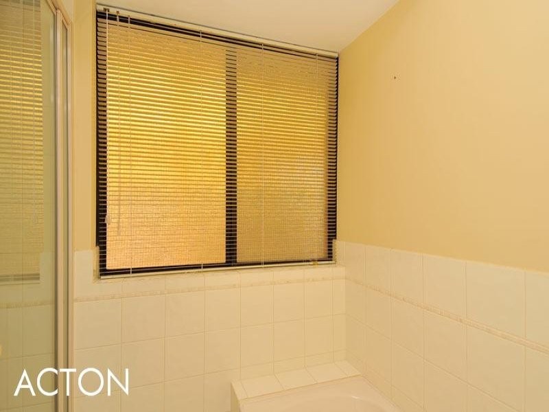 19 Sandford Crescent, Halls Head WA 6210