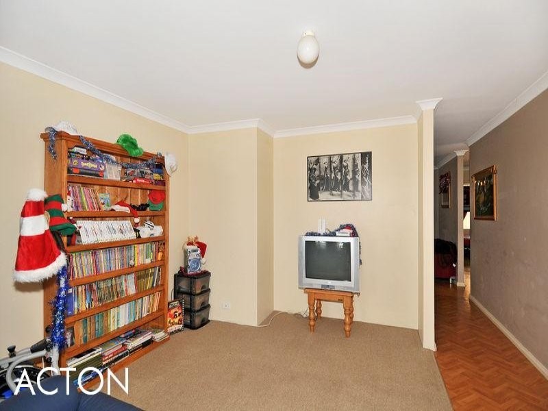 10 Lucidus Retreat, Greenfields WA 6210