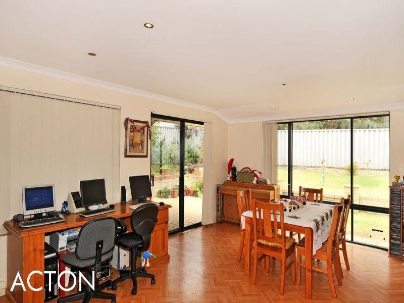 10 Lucidus Retreat, Greenfields WA 6210