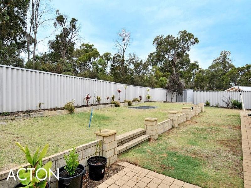 10 Lucidus Retreat, Greenfields WA 6210