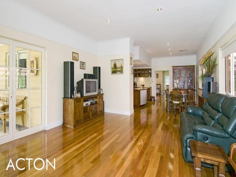 6 Ravenswood Road, Ravenswood WA 6208