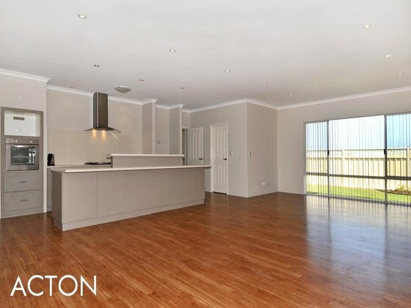 4 Kondinin Way, Dawesville WA 6211