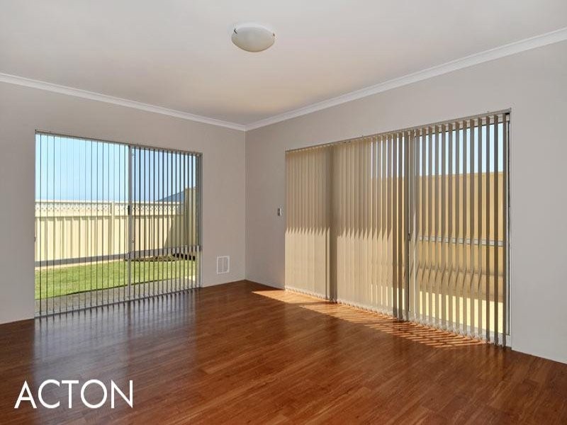 4 Kondinin Way, Dawesville WA 6211