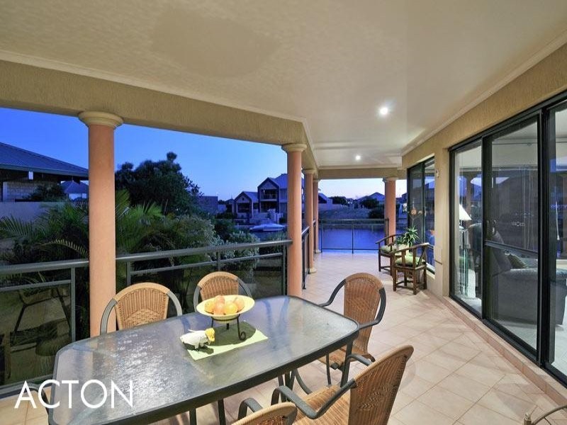 26 Picaroon Place, Halls Head WA 6210