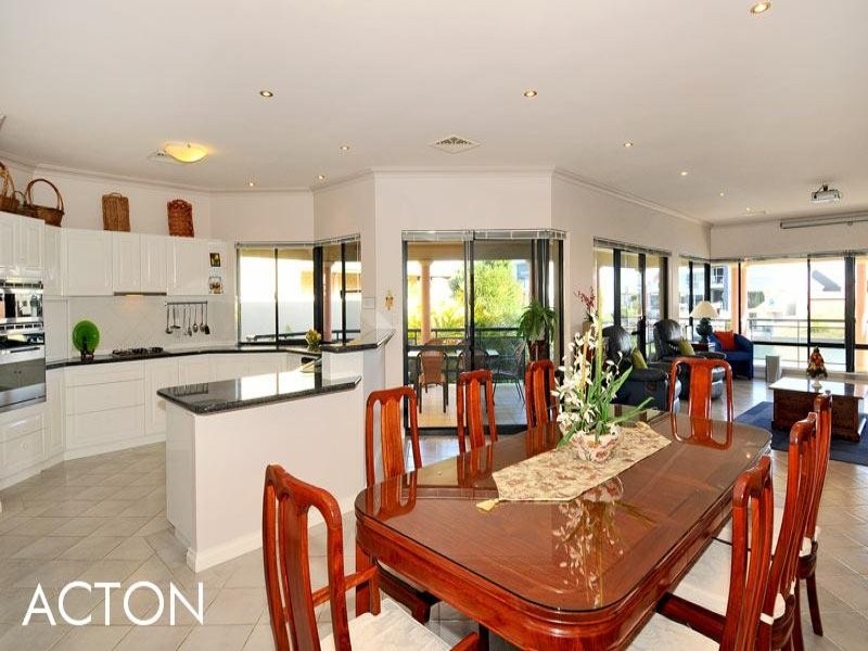 26 Picaroon Place, Halls Head WA 6210