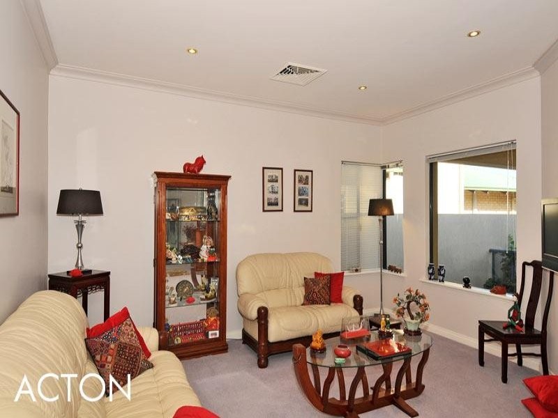 26 Picaroon Place, Halls Head WA 6210