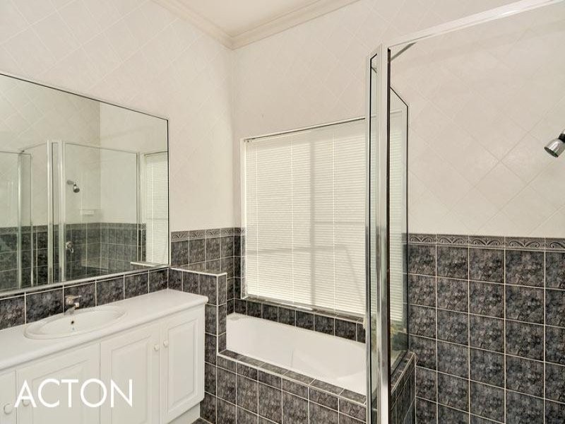26 Picaroon Place, Halls Head WA 6210