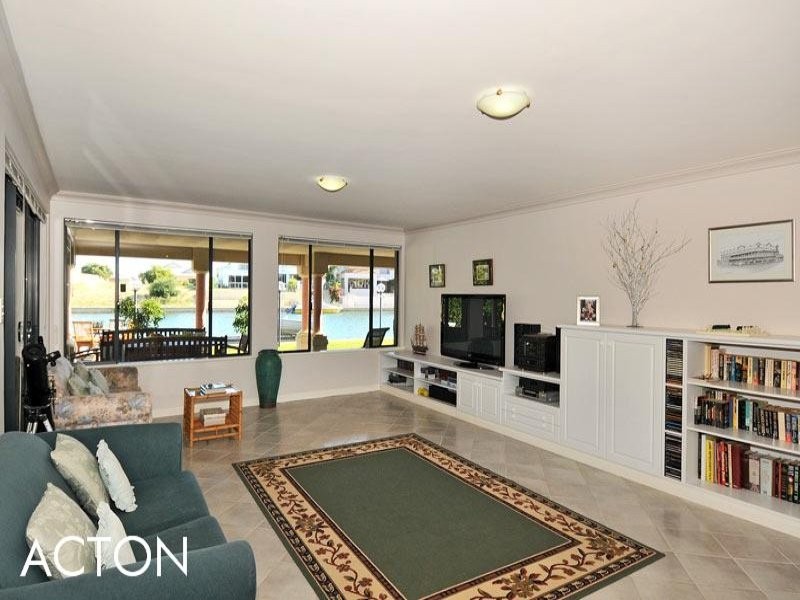 26 Picaroon Place, Halls Head WA 6210