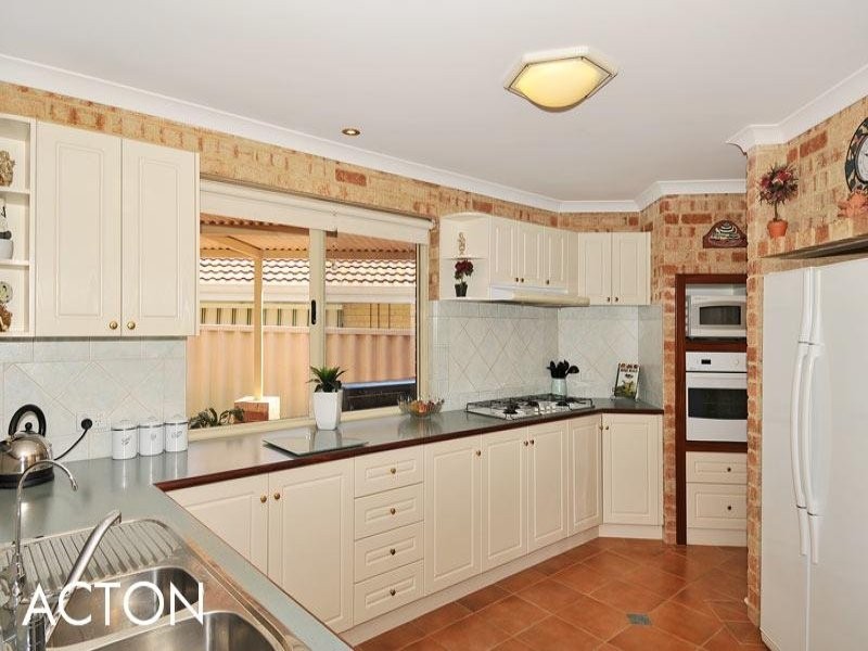 10 Boileau Place, San Remo WA 6210