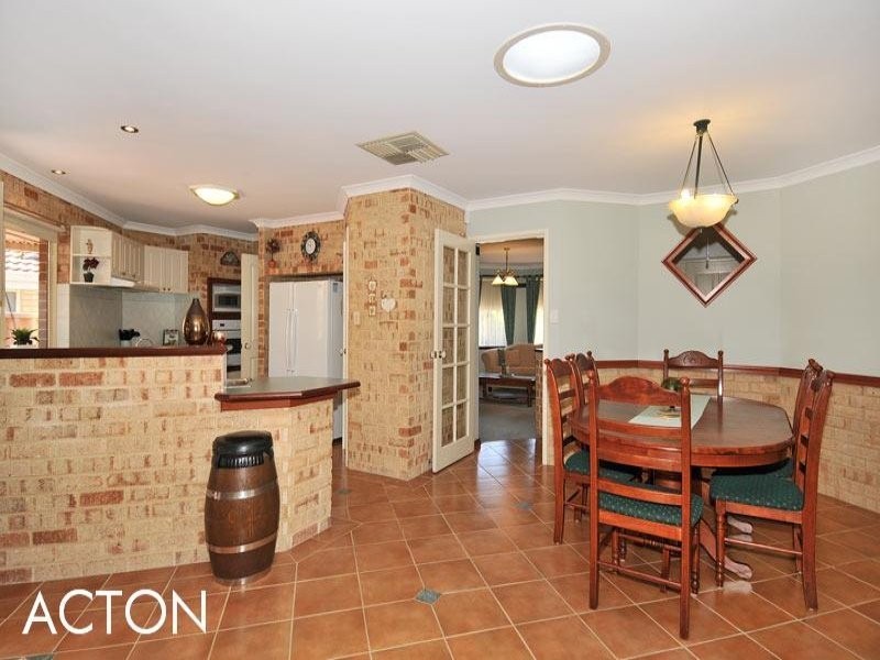 10 Boileau Place, San Remo WA 6210