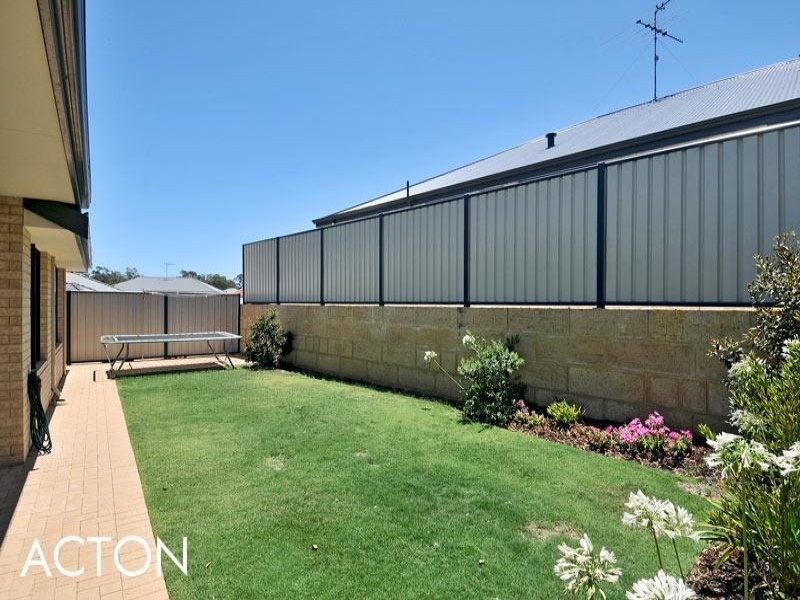 5 Gables Green, Meadow Springs WA 6210