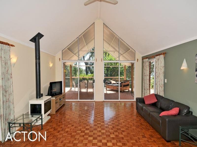 76 Estuary View Road, Dawesville WA 6211