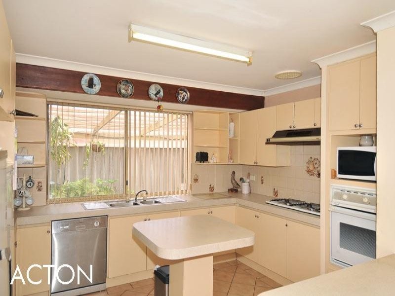 22 Casula Avenue, Coodanup WA 6210