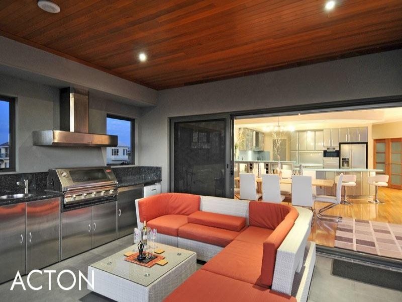 13 Abeona Parade, Madora Bay WA 6210