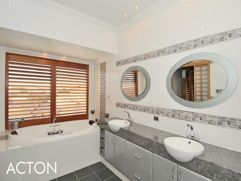 13 Abeona Parade, Madora Bay WA 6210