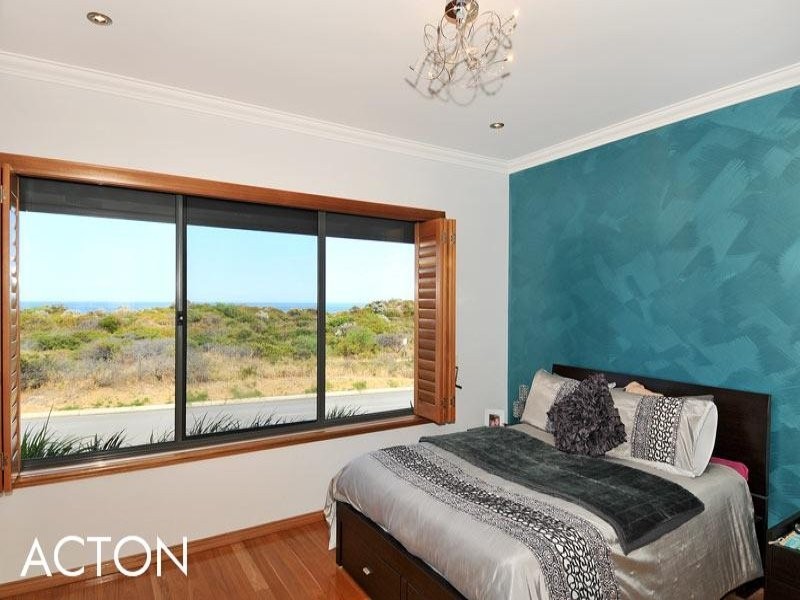 13 Abeona Parade, Madora Bay WA 6210