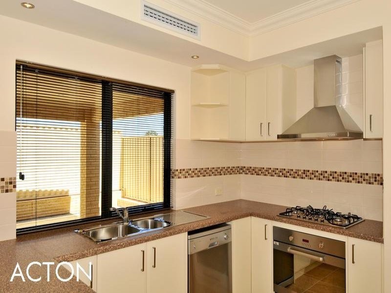 4 Len Howard Drive, Erskine WA 6210