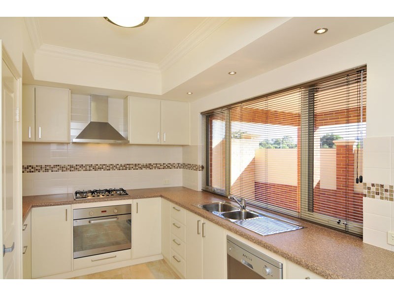 2 Len Howard Drive, Erskine WA 6210